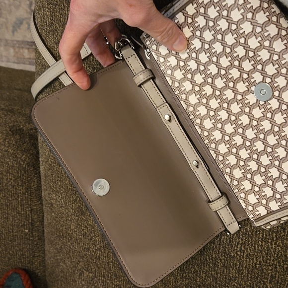 **LS**Kate Spade Link Small Strap Crossbody - Picture 8 of 14